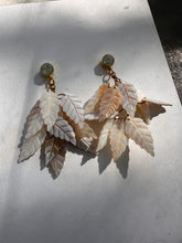 Cargar imagen en el visor de la galería, Aros Hoja Nácar