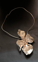Cargar imagen en el visor de la galería, Collar Astromelia