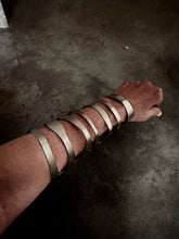 Cargar imagen en el visor de la galería, Brazalete Esparta