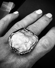 Cargar imagen en el visor de la galería, Anillo Perla de Río