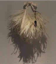 Cargar imagen en el visor de la galería, Collar Plumas