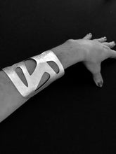 Cargar imagen en el visor de la galería, Brazalete Emilia