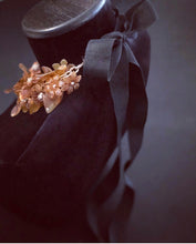 Cargar imagen en el visor de la galería, Collar Lirio Blond