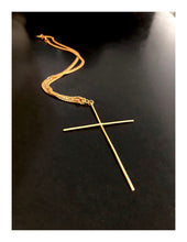 Cargar imagen en el visor de la galería, Collar Cruz Oro