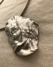 Cargar imagen en el visor de la galería, Collar Almendra