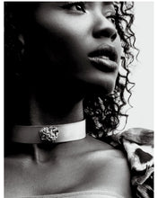 Cargar imagen en el visor de la galería, Chocker Abeto