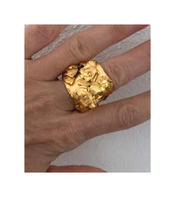 Cargar imagen en el visor de la galería, Anillo Camelia