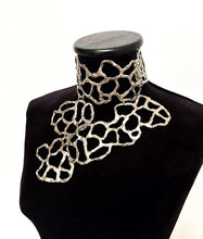 Cargar imagen en el visor de la galería, Collar Rodas
