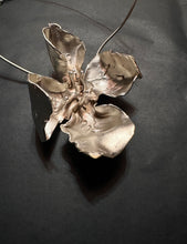 Cargar imagen en el visor de la galería, Collar Astromelia
