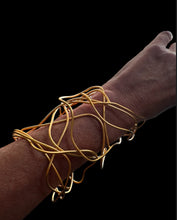 Cargar imagen en el visor de la galería, Brazalete Caos
