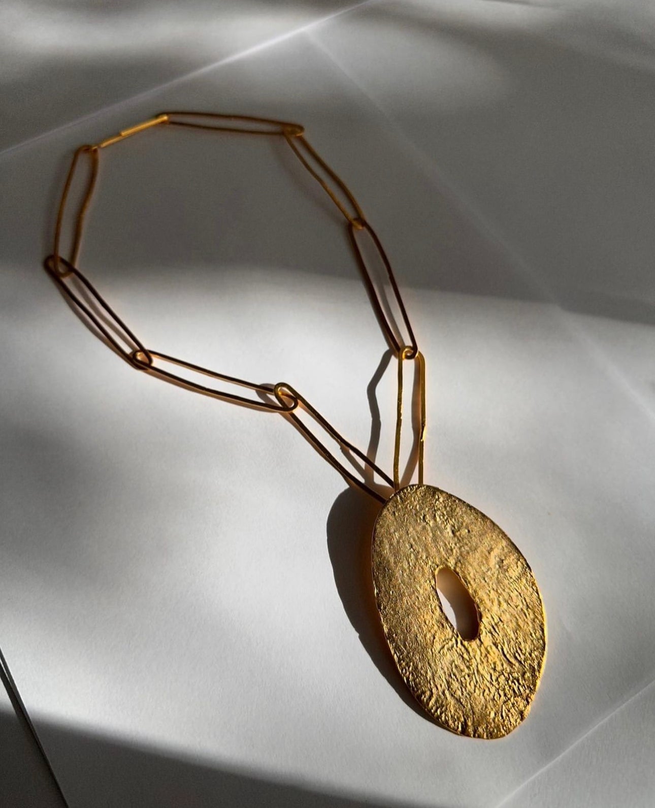 Collar Bruselas
