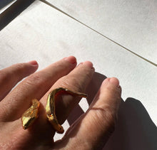 Cargar imagen en el visor de la galería, Anillo Cobra
