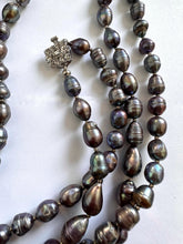 Cargar imagen en el visor de la galería, Collar Perlas de Río
