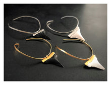 Cargar imagen en el visor de la galería, Collar Shark
