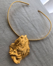 Cargar imagen en el visor de la galería, Collar Almendra
