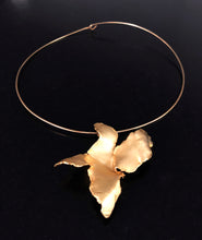 Cargar imagen en el visor de la galería, Collar Orquídea Black
