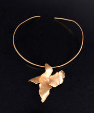 Cargar imagen en el visor de la galería, Collar Orquídea Black
