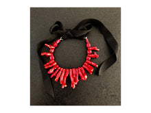 Cargar imagen en el visor de la galería, Collar Corales
