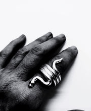 Cargar imagen en el visor de la galería, Anillo Snake
