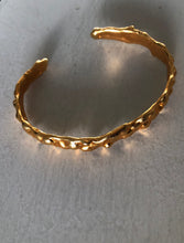 Cargar imagen en el visor de la galería, Brazalete Mora
