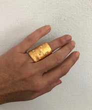Cargar imagen en el visor de la galería, Anillo Caoba
