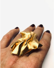 Cargar imagen en el visor de la galería, Anillo Manto
