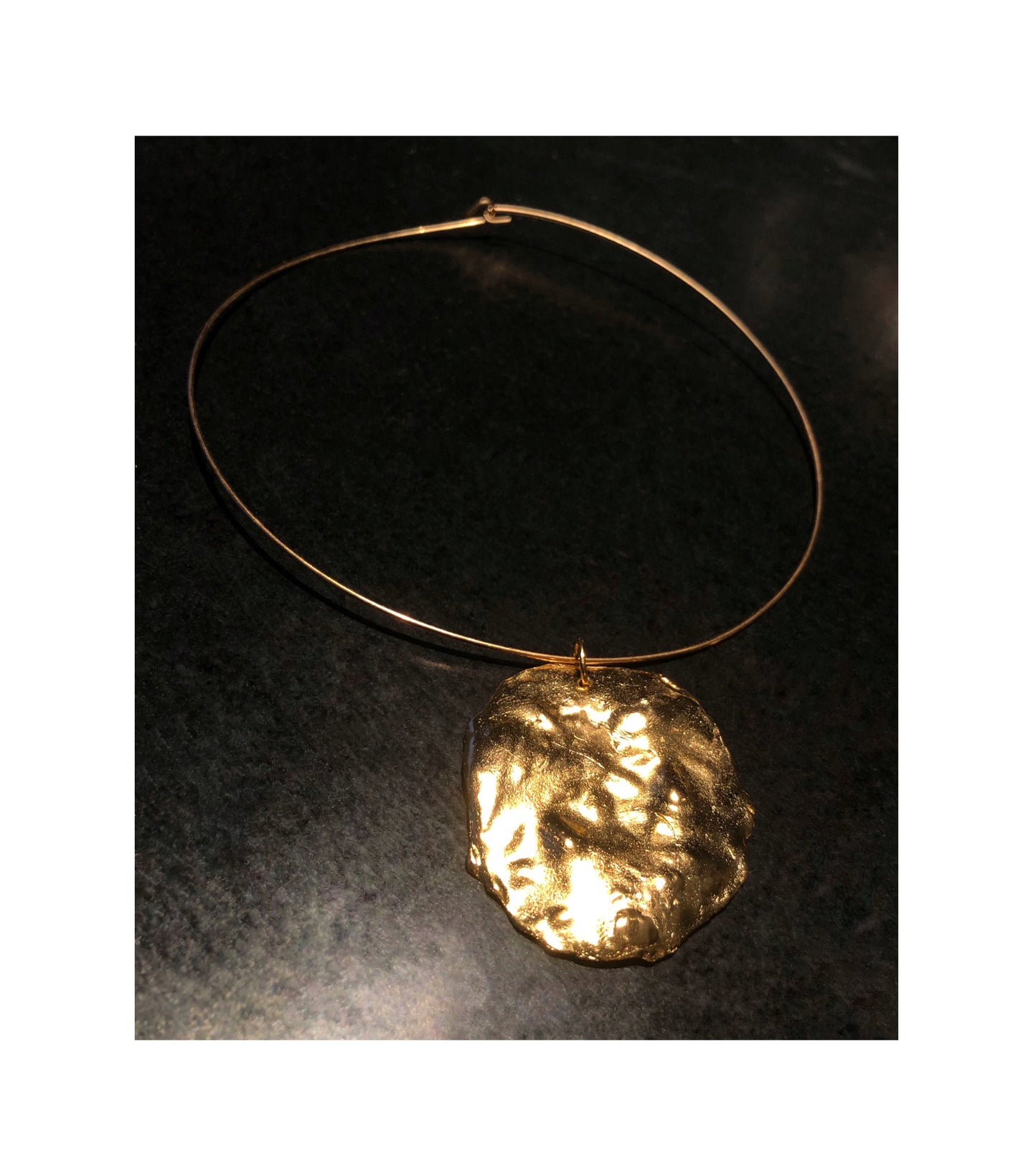 Collar León Rígido