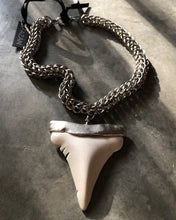 Cargar imagen en el visor de la galería, Collar Shark
