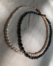 Cargar imagen en el visor de la galería, Collar Petit Perlas de Río
