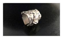 Cargar imagen en el visor de la galería, Anillo Camelia
