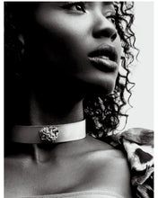 Cargar imagen en el visor de la galería, Chocker Abeto
