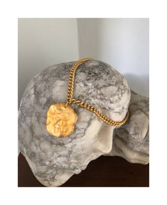 Collar León