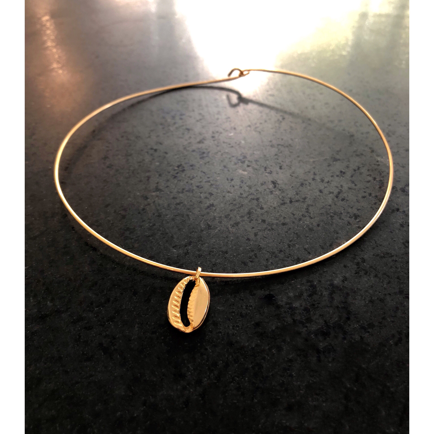 Chocker Seashell