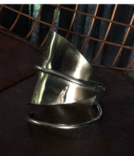 Cargar imagen en el visor de la galería, Brazalete Gomero
