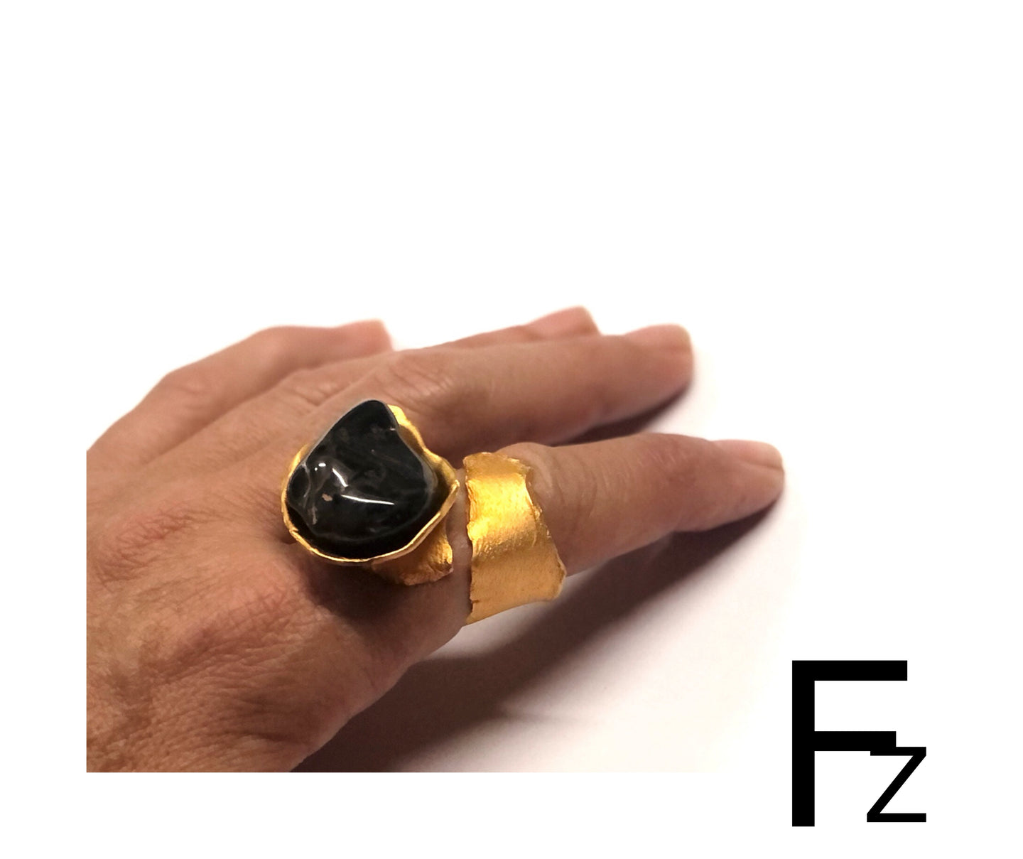 Anillo Corteza con piedra